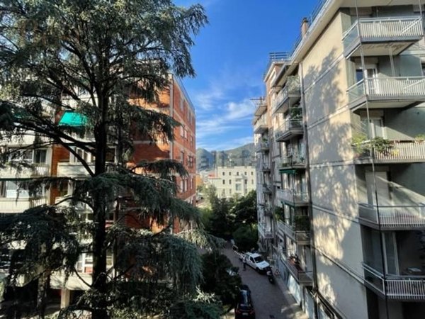 appartamento in vendita a Como in zona Como Centro