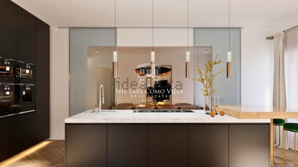 appartamento in vendita a Como in zona Como Centro