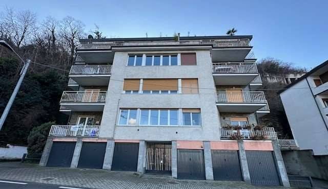 appartamento in vendita a Como in zona Villa Olmo