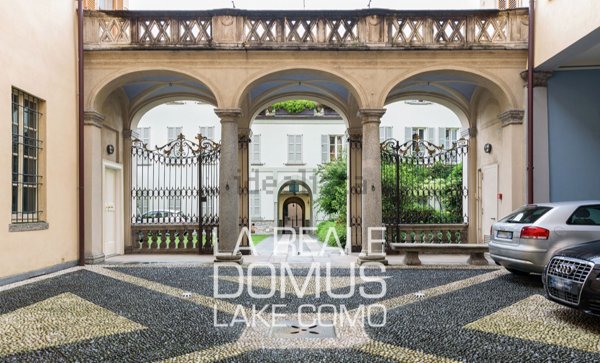appartamento in vendita a Como in zona Como Centro