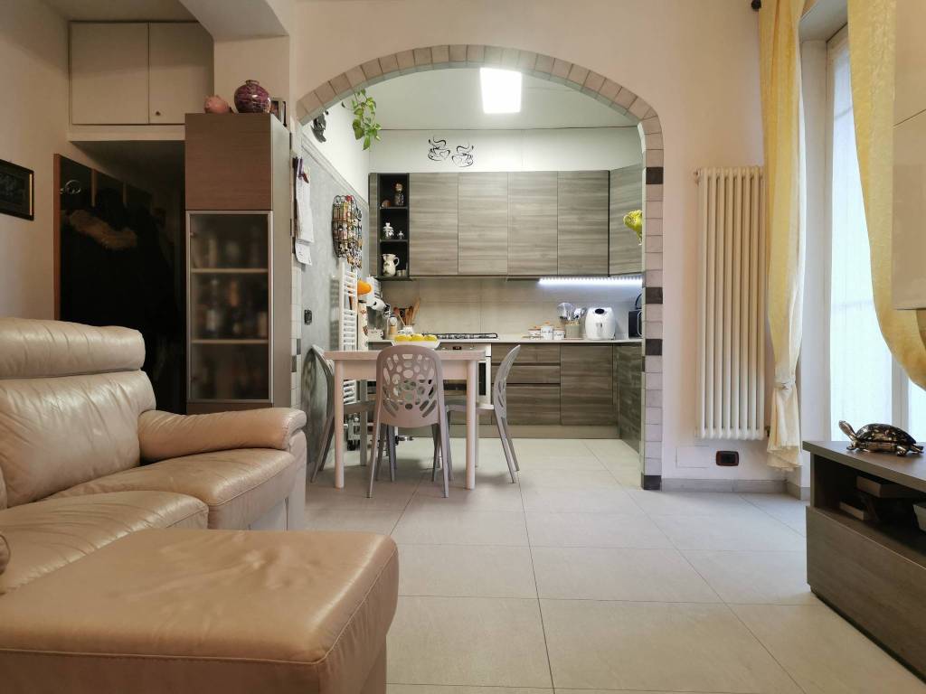 appartamento in vendita a Como in zona Prestino