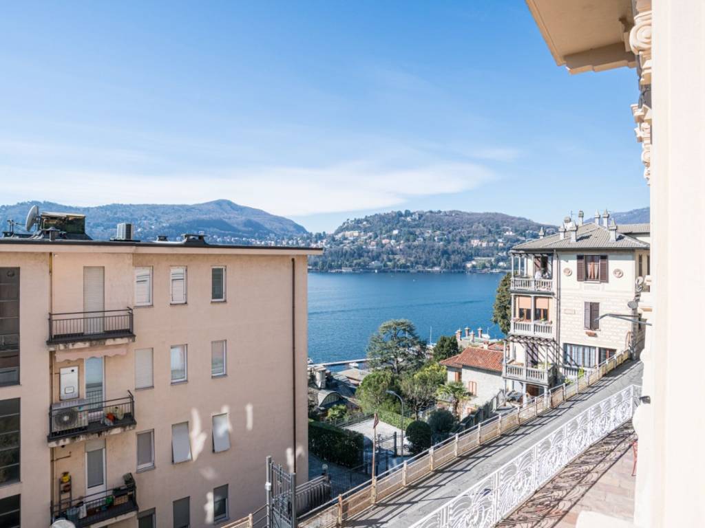 appartamento in vendita a Como in zona Prudenziana