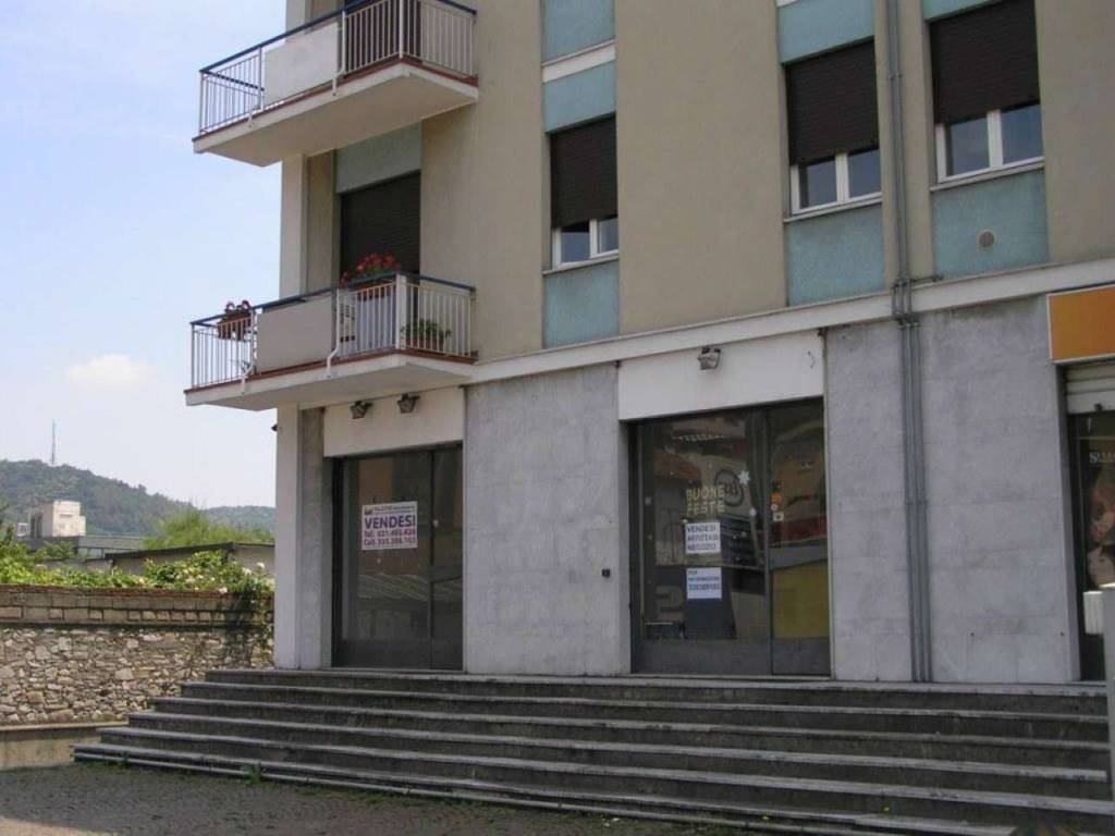 negozio in vendita a Como in zona Camerlata