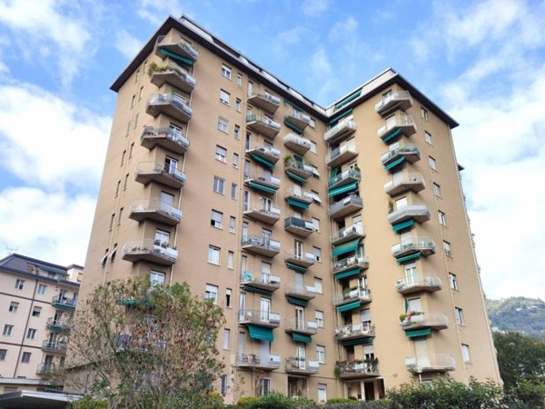 appartamento in vendita a Como in zona Borghi