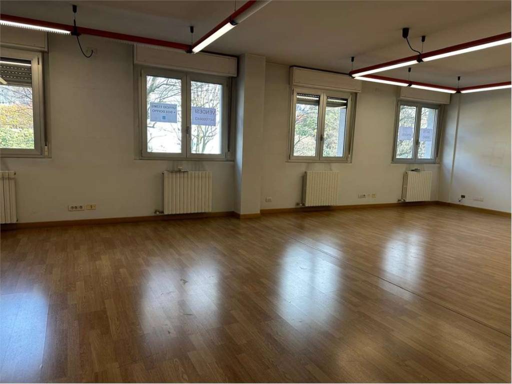 ufficio in vendita a Como in zona Como Centro