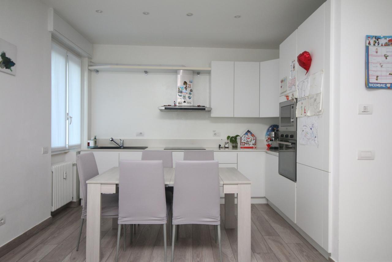 appartamento in vendita a Como in zona Salita dei Cappuccini