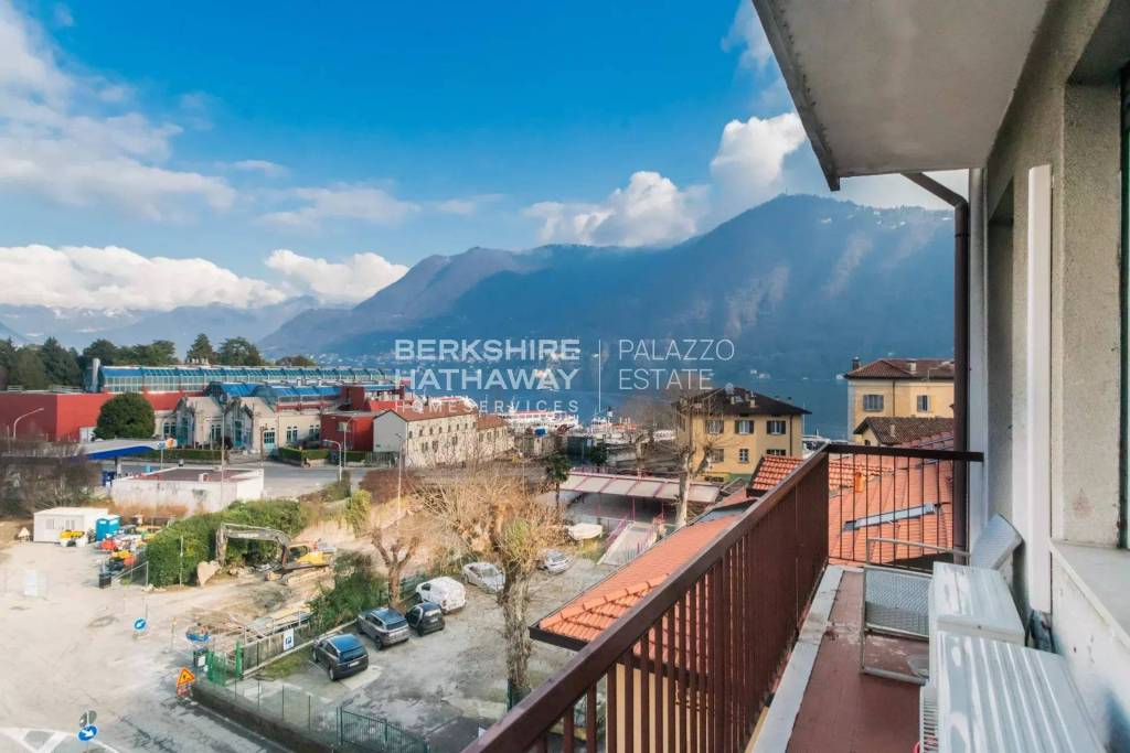 appartamento in vendita a Como in zona Tavernola