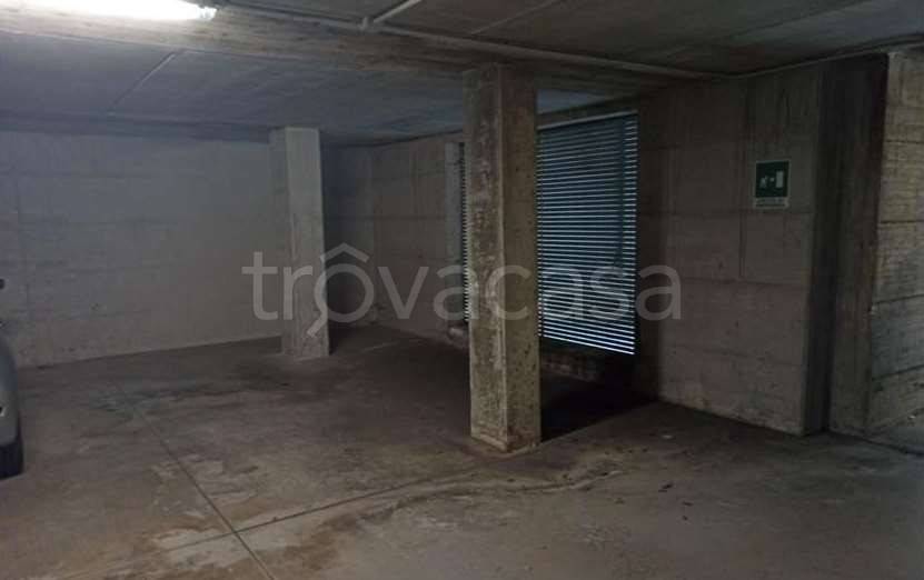 casa indipendente in vendita a Como in zona Villa Olmo