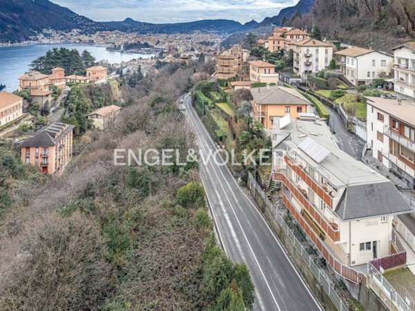 appartamento in vendita a Como in zona Villa Olmo