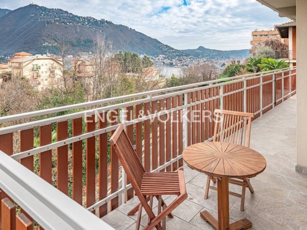 appartamento in vendita a Como in zona Villa Olmo