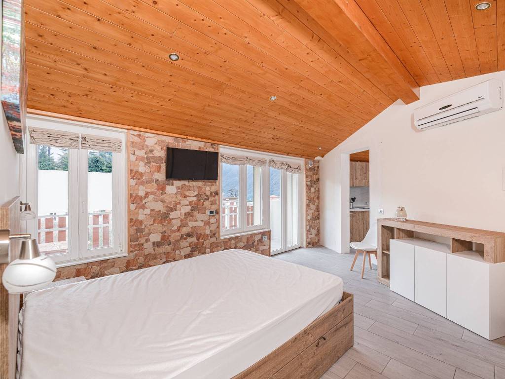 appartamento in vendita a Como in zona Villa Olmo