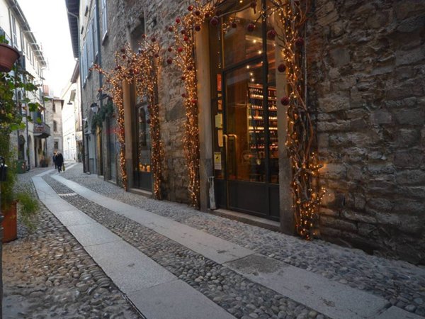 appartamento in vendita a Como in zona Como Centro