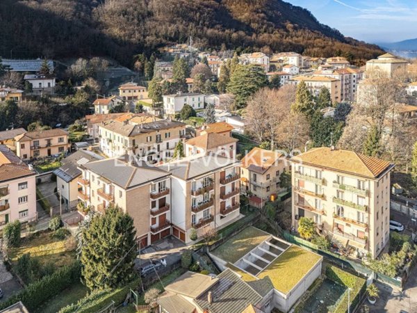 appartamento in vendita a Como in zona Tavernola