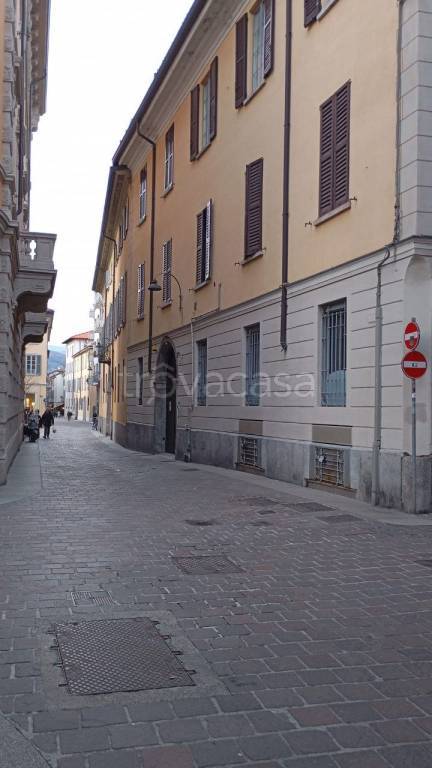 appartamento in vendita a Como in zona Como Centro