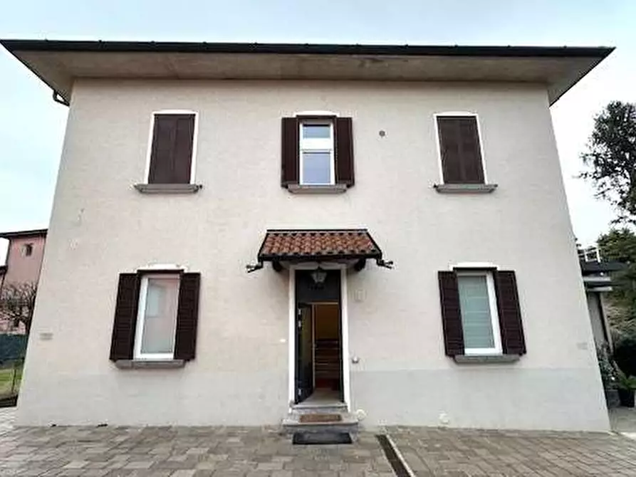 casa indipendente in vendita a Como in zona Lora