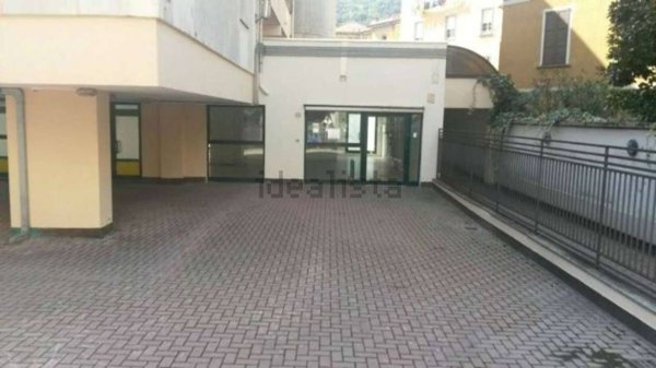 negozio in vendita a Como