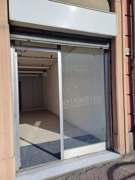 ufficio in vendita a Como in zona Ponte Chiasso