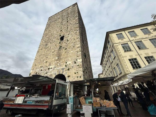 appartamento in vendita a Como in zona Prudenziana