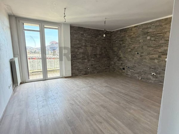 appartamento in vendita a Como in zona Breccia