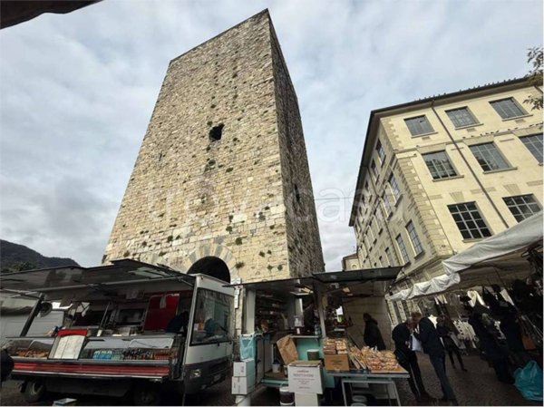 negozio in vendita a Como