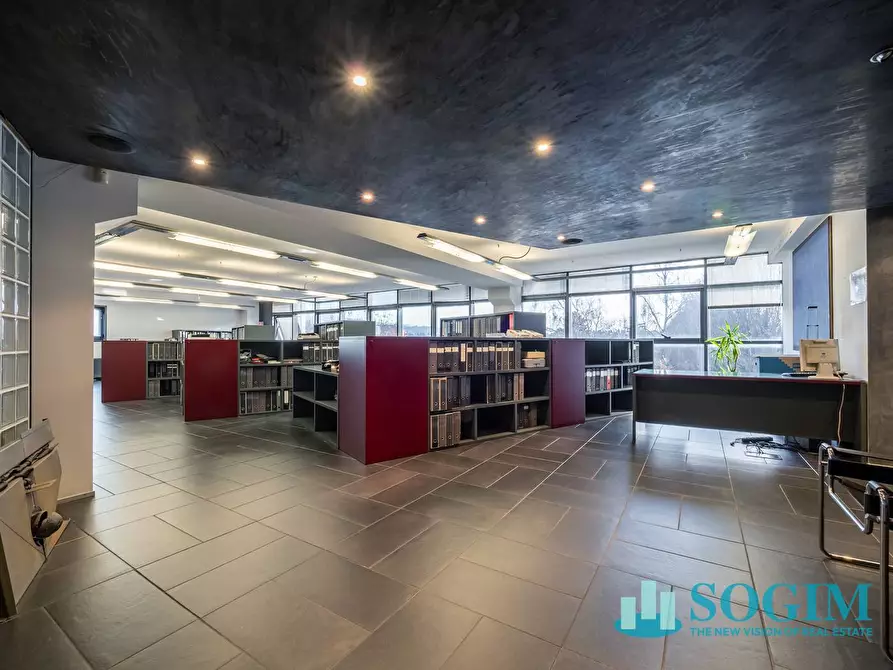 capannone in vendita a Como in zona Rebbio