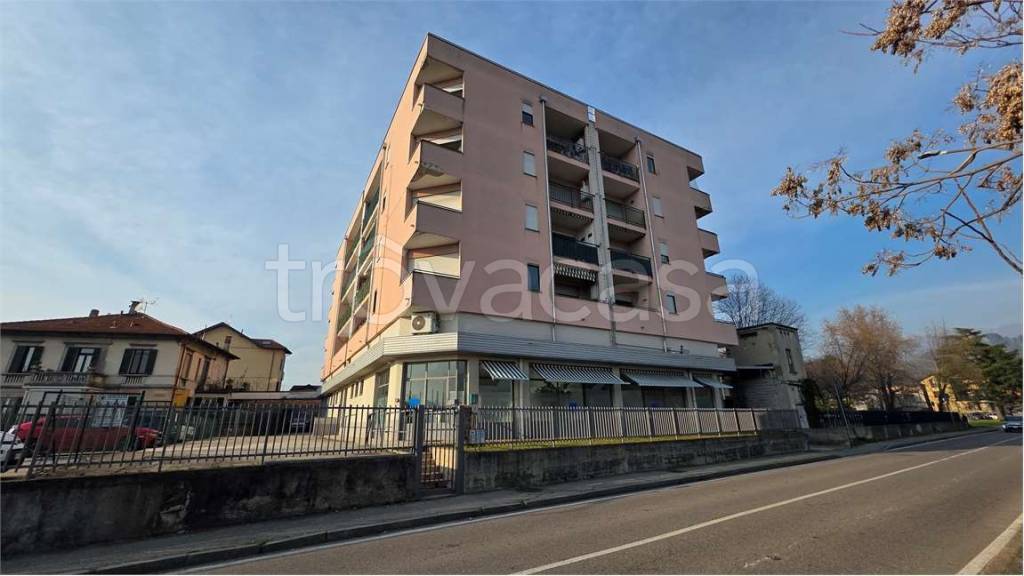 appartamento in vendita a Como in zona Camerlata