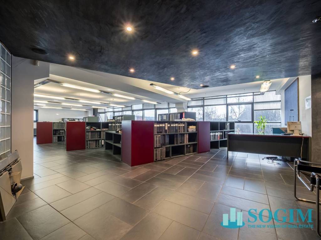 locale commerciale in vendita a Como in zona Rebbio