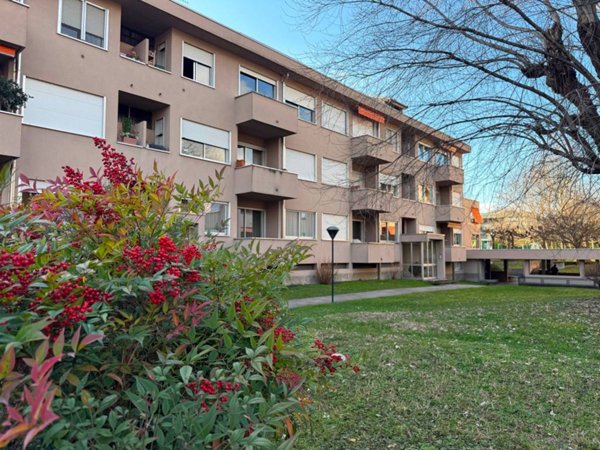 appartamento in vendita a Como in zona Camerlata