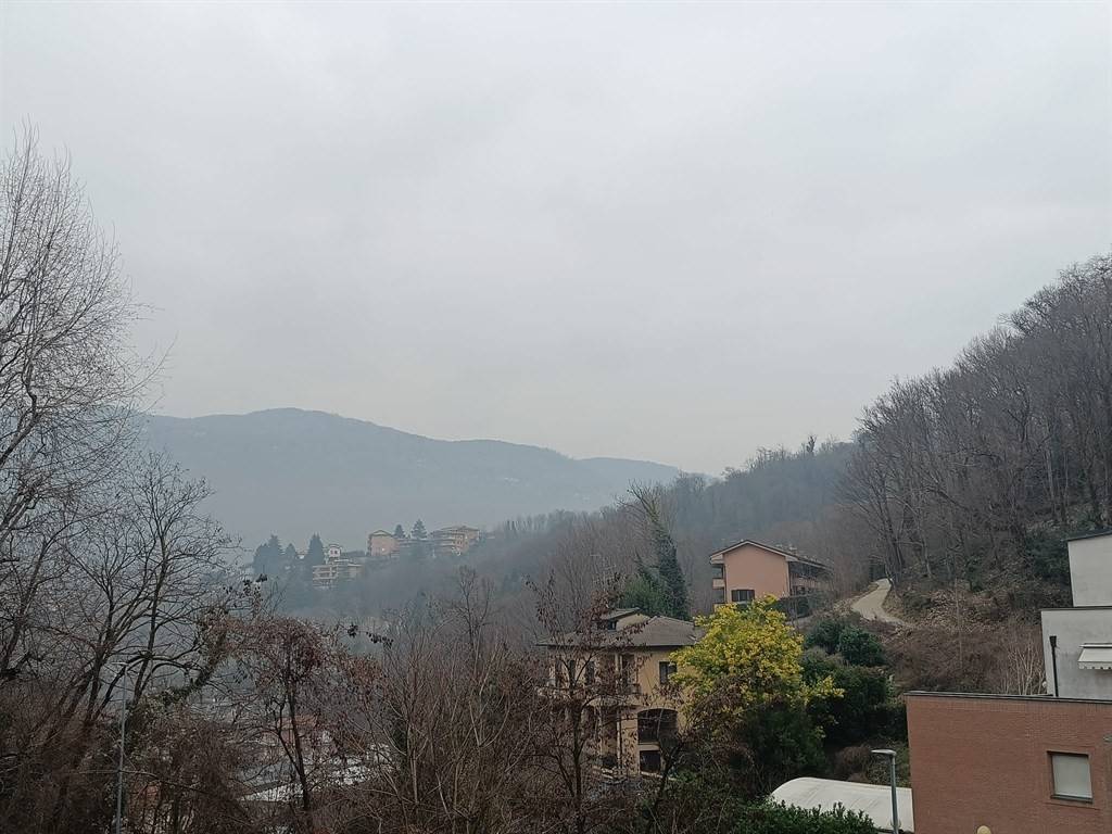 appartamento in vendita a Como in zona Lora