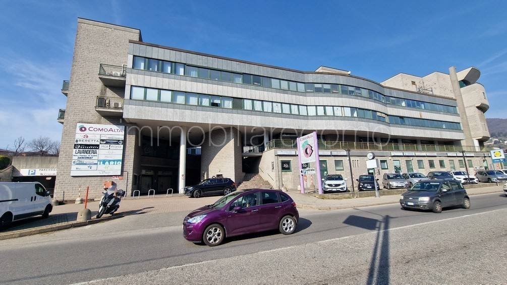 appartamento in vendita a Como in zona Lora