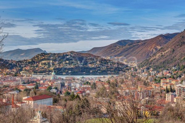 casa indipendente in vendita a Como in zona Lora