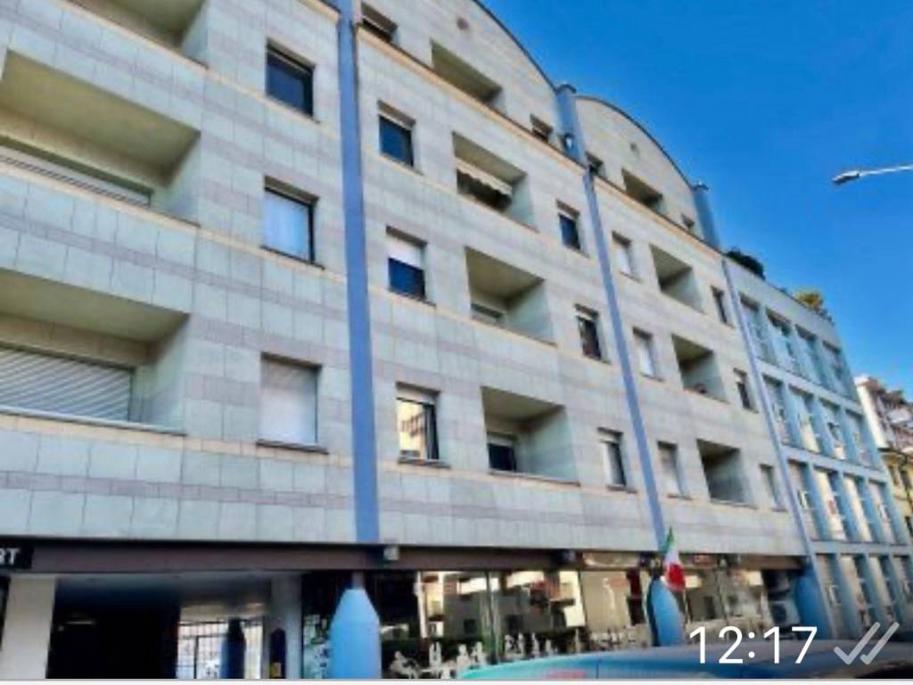 locale commerciale in vendita a Como in zona Borghi