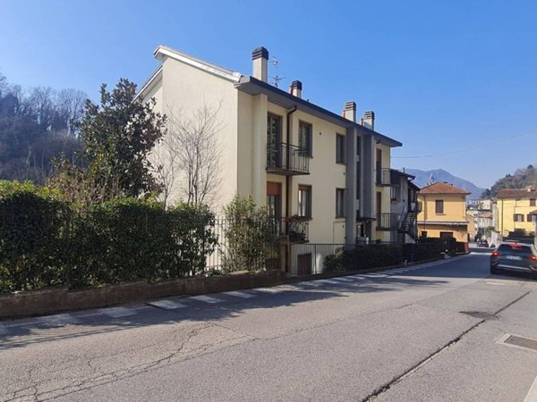 appartamento in vendita a Como in zona Borghi