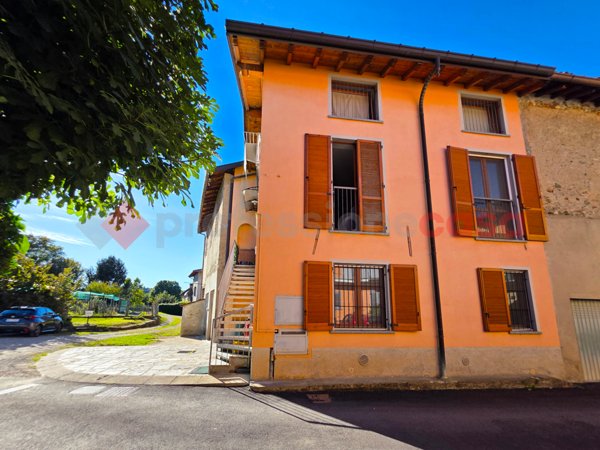 appartamento in vendita a Como in zona Albate