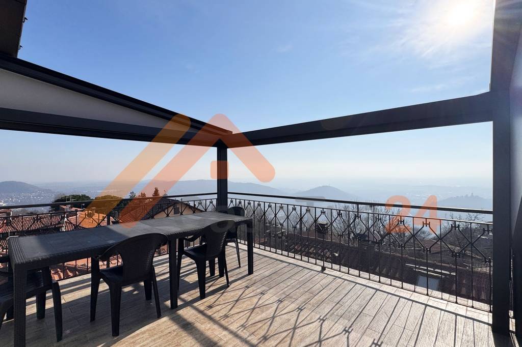 appartamento in vendita a Como in zona Civiglio