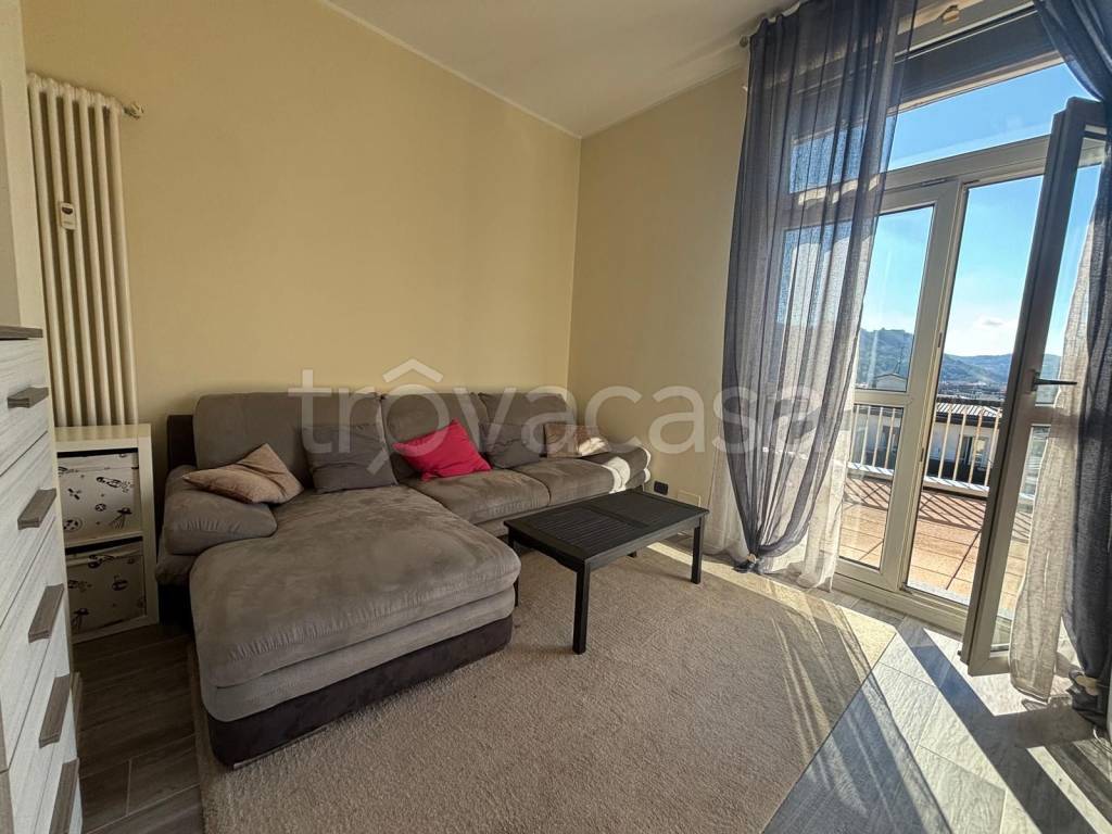 appartamento in vendita a Como in zona Ponte Chiasso