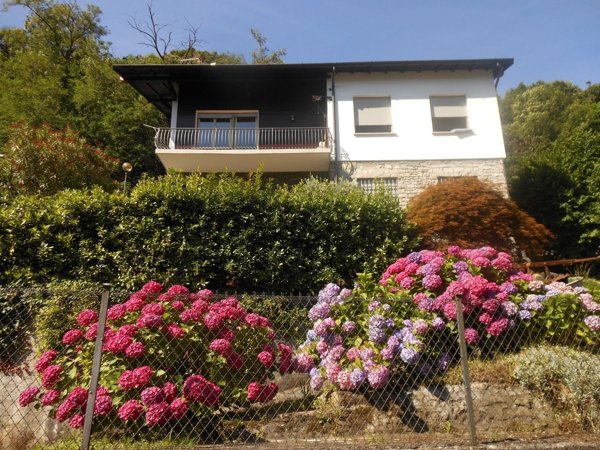 casa indipendente in vendita a Como in zona Como Centro
