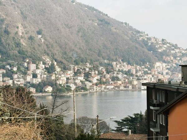 appartamento in vendita a Como in zona Villa Olmo