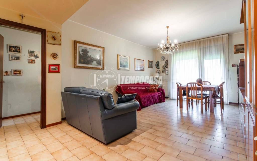 appartamento in vendita a Como in zona Tavernola