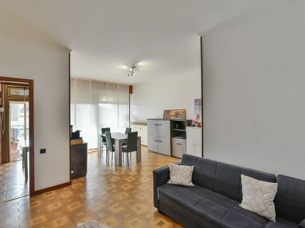 appartamento in vendita a Como in zona Albate