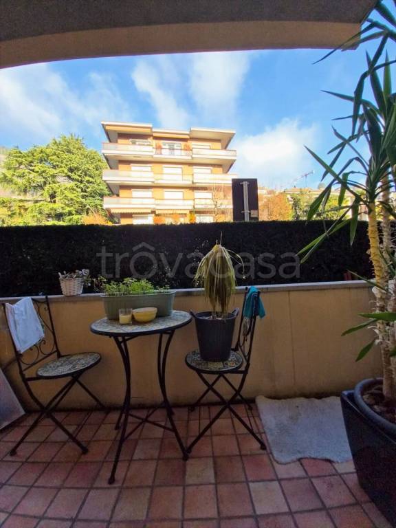 appartamento in vendita a Como in zona Valduce