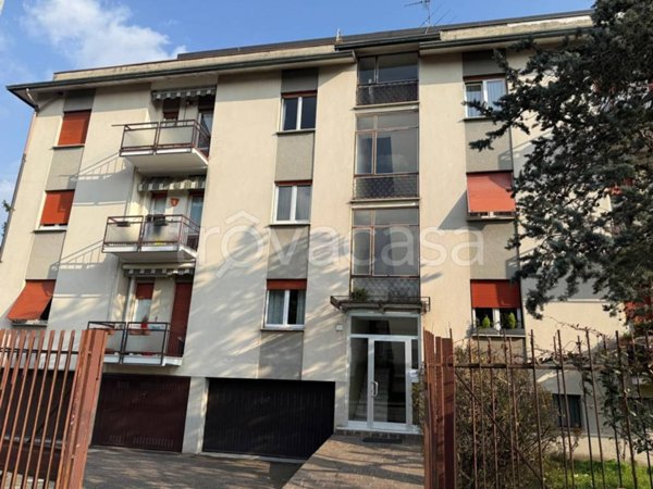 appartamento in vendita a Como in zona Albate