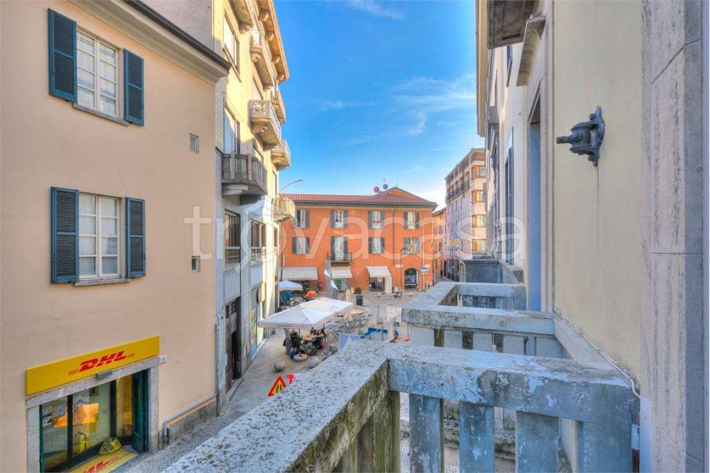 appartamento in vendita a Como in zona Piazza Volta