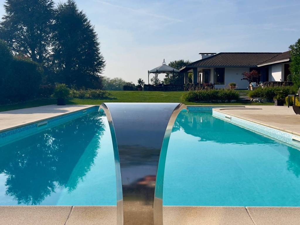 casa indipendente in vendita a Como in zona Como Centro