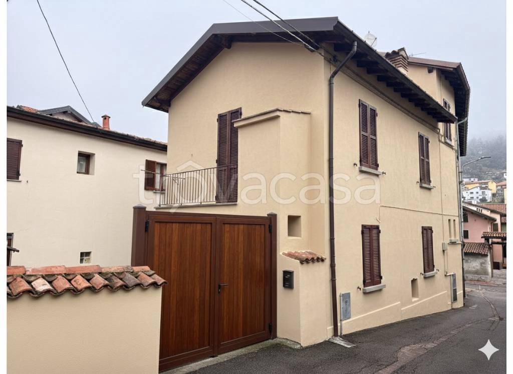 casa indipendente in vendita a Como in zona Monte Olimpino