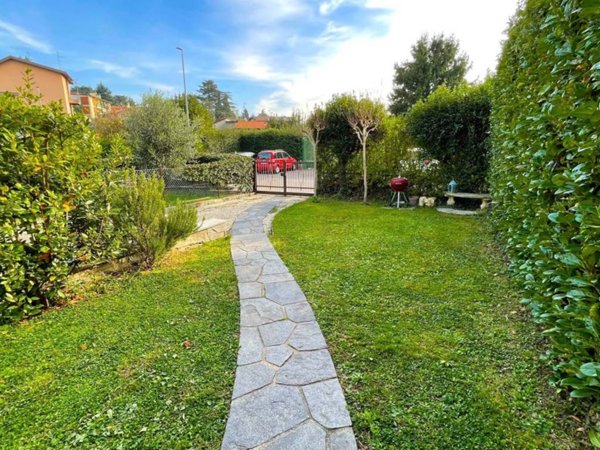 casa indipendente in vendita a Como in zona Prestino