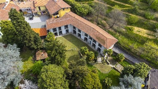 casa indipendente in vendita a Como in zona Albate