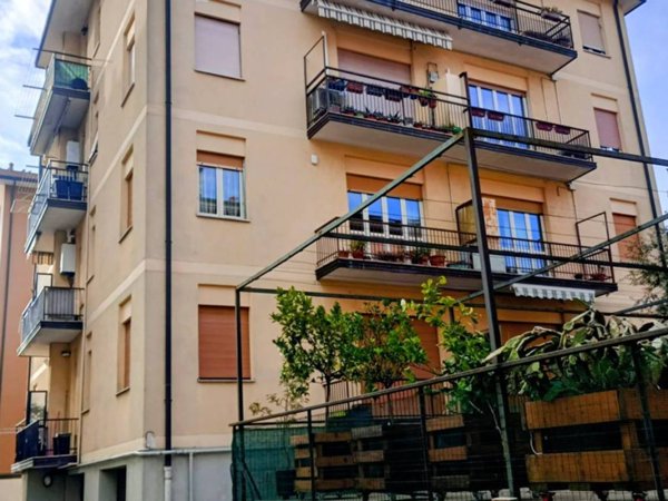 appartamento in vendita a Como in zona Lora