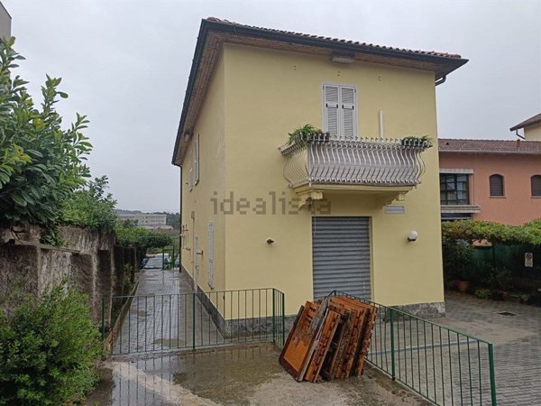 casa indipendente in vendita a Como in zona Camerlata