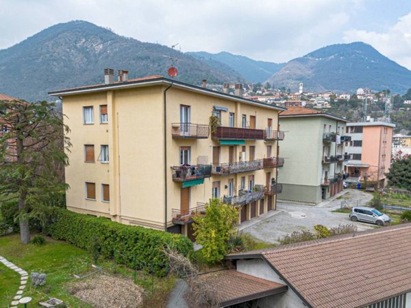 appartamento in vendita a Como in zona Tavernola